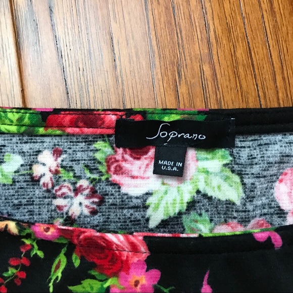 Soprano Sleeveless Floral Peplum Dress - Picture 4 of 5